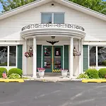 Glass House Inn Erie Near I-90&I-79