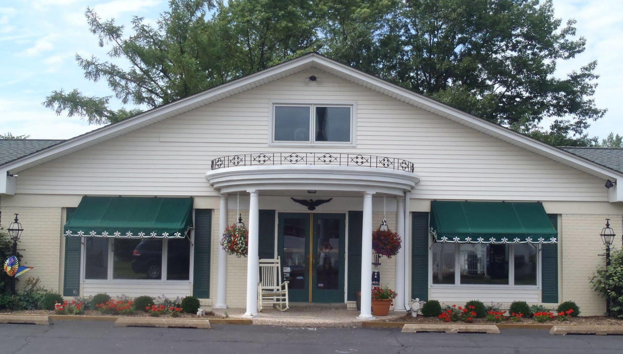 Glass House Erie Near I-90&i-79 Kearsarge